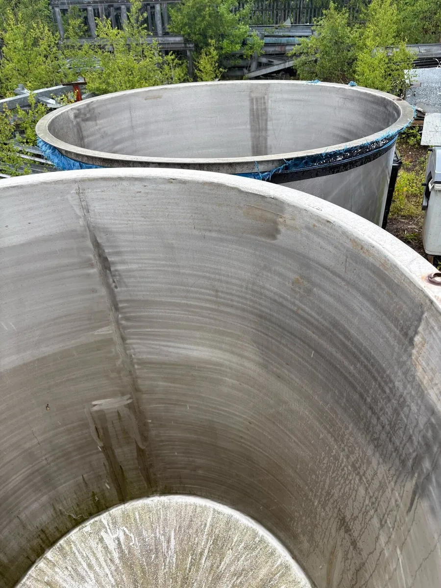 2 X 3,500 Litre Stainless Steel Tanks - Image 4
