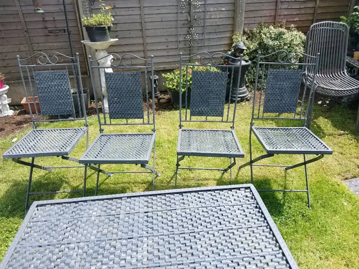 Cast iron garden table and chairs - Image 4