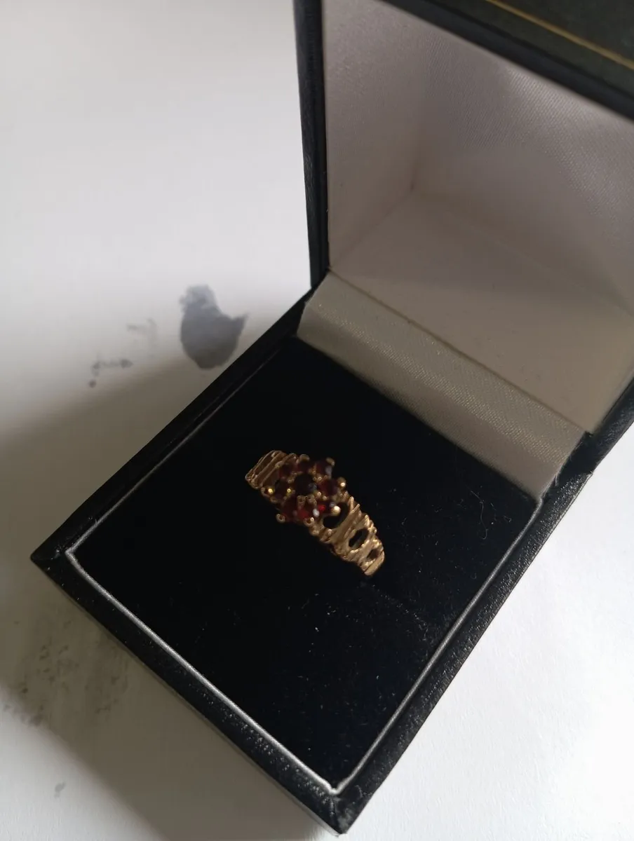 9ct Gold Ladies Ring Size L - Image 2