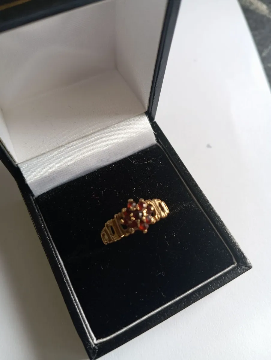 9ct Gold Ladies Ring Size L - Image 3