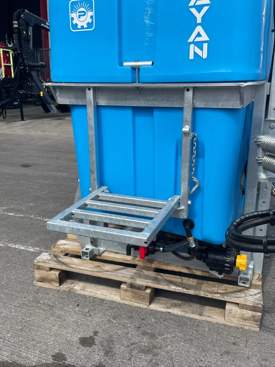 Parlayan 800L Sprayer - Image 3