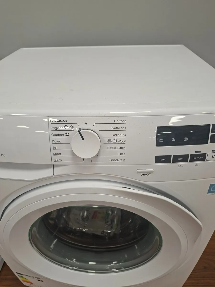 ELECTROLUX EFI61841B White Washing Machine - Image 2