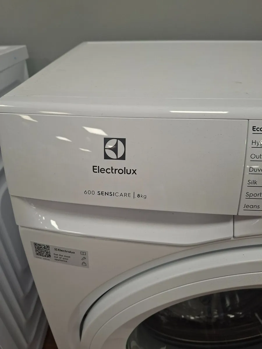 ELECTROLUX EFI61841B White Washing Machine - Image 3