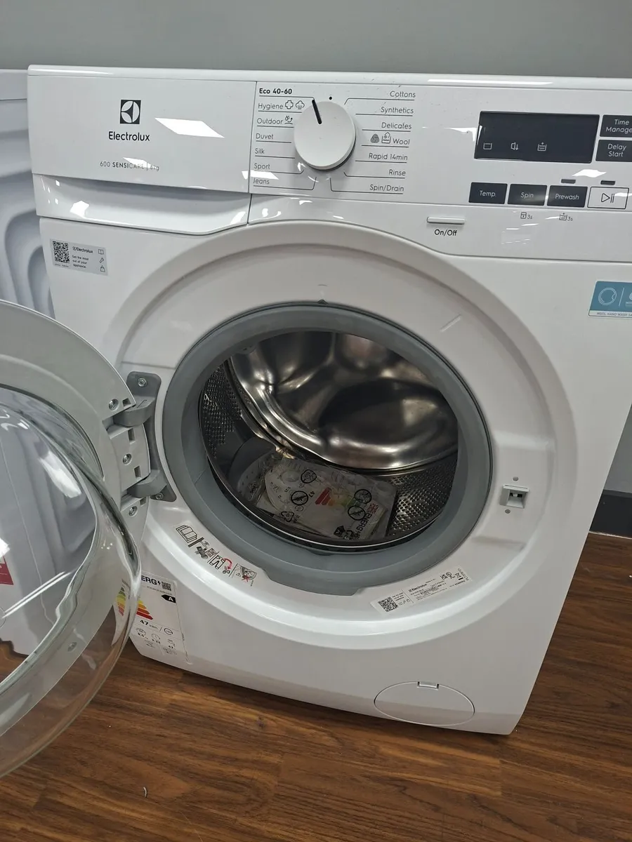 ELECTROLUX EFI61841B White Washing Machine - Image 4