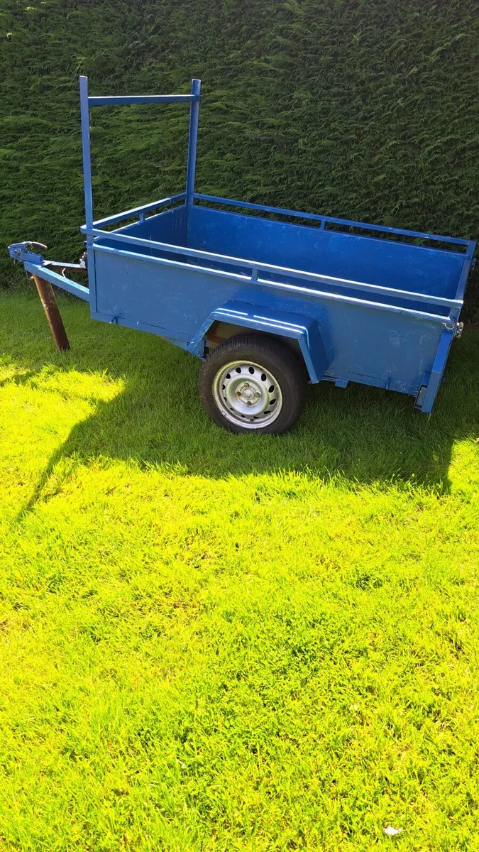 Trailer - Image 1