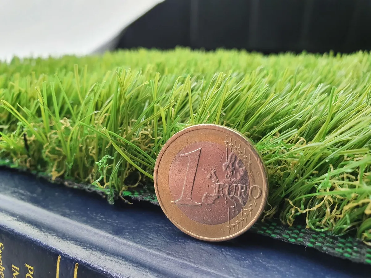 Artificial  grass delivered - Image 2