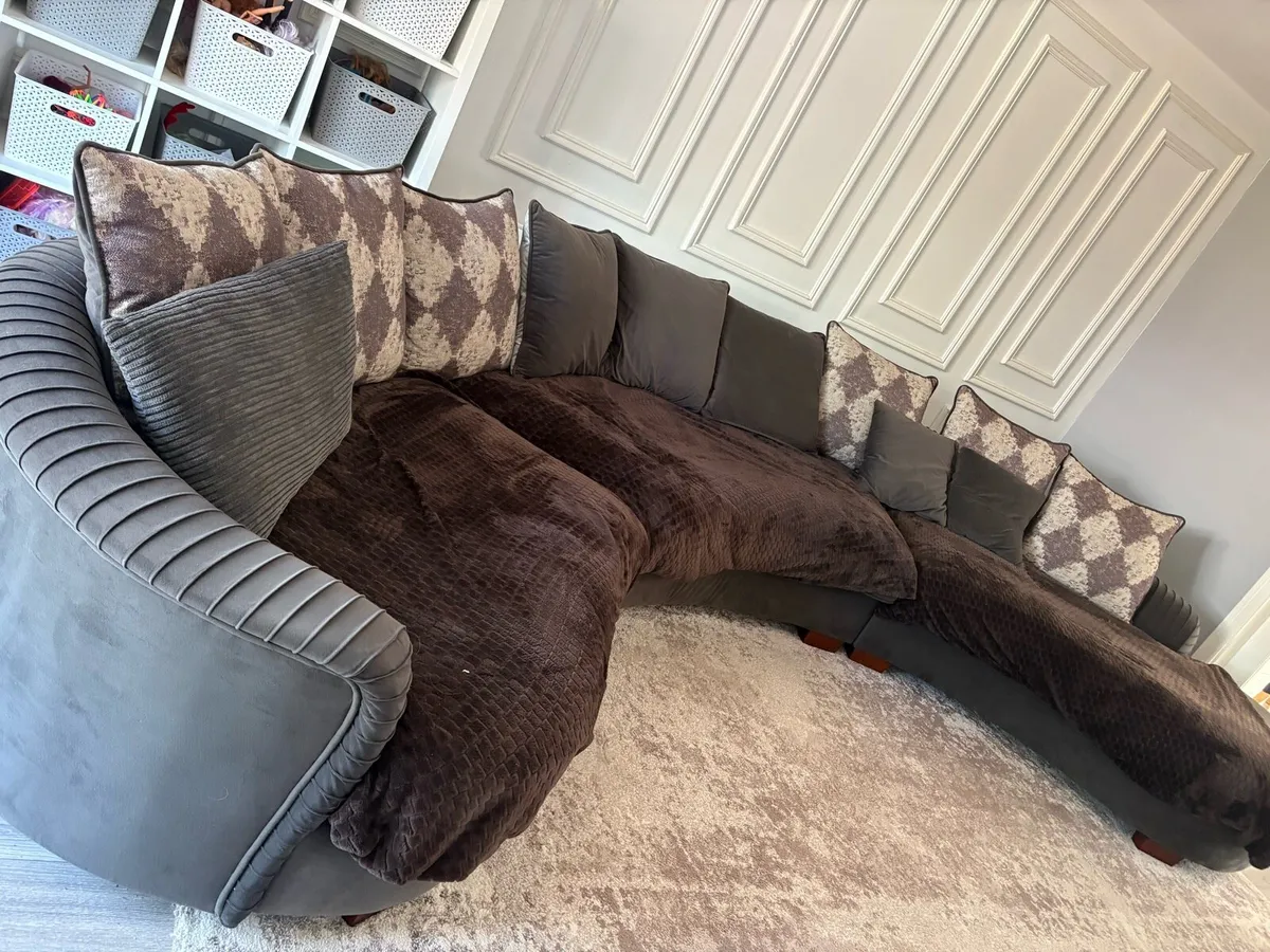 Sofa - Image 3