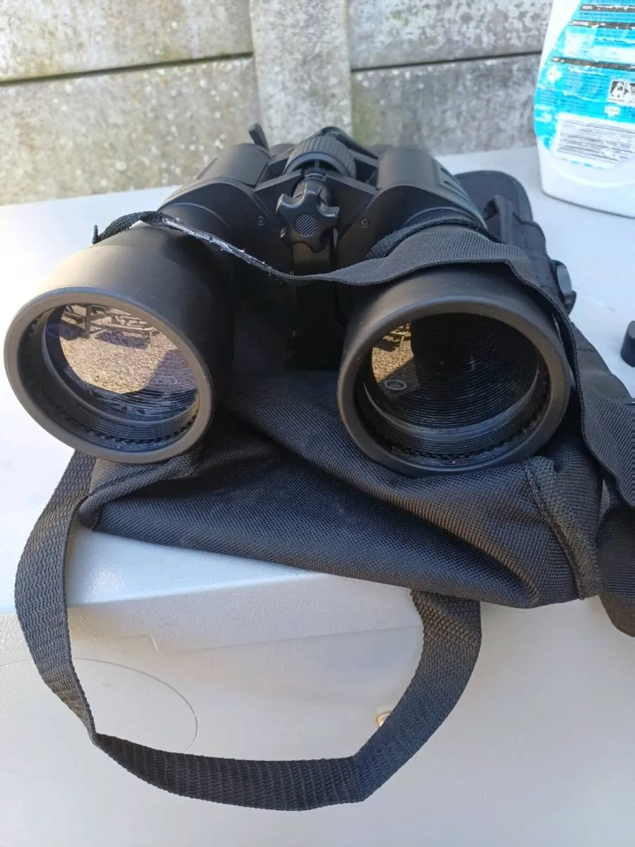 Auriol 10x-30x60 Binoculars - Image 2