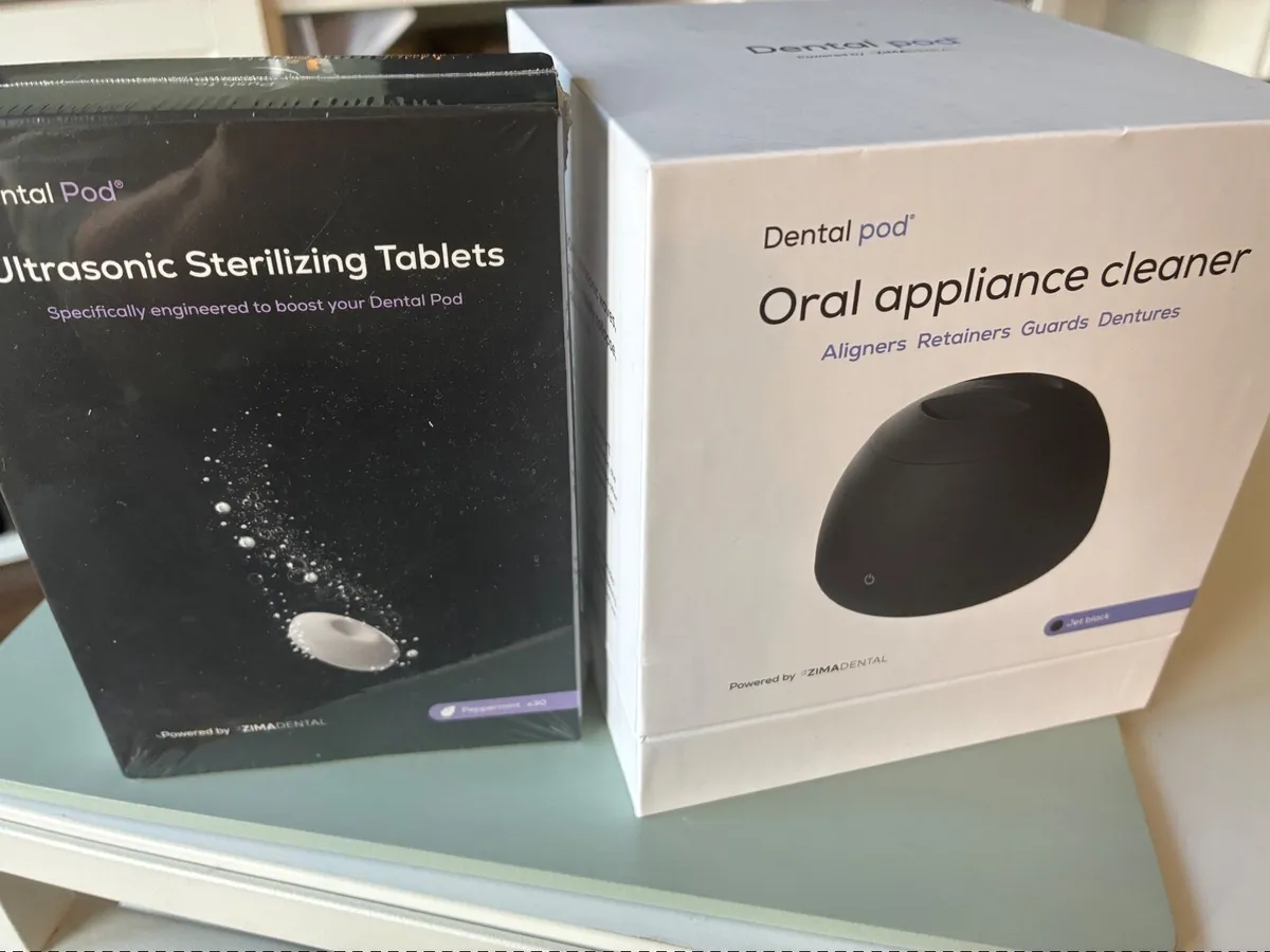Oral appliance cleaner - Image 1