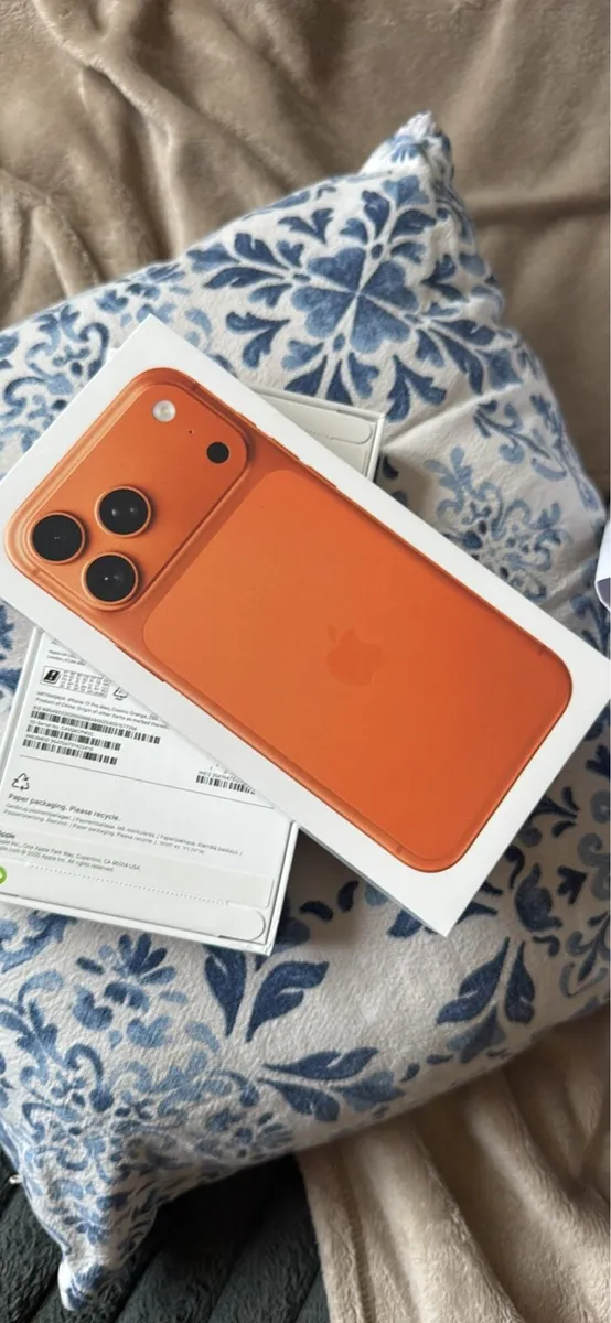 iPhone 17pro Max 256gb Orange - Image 1