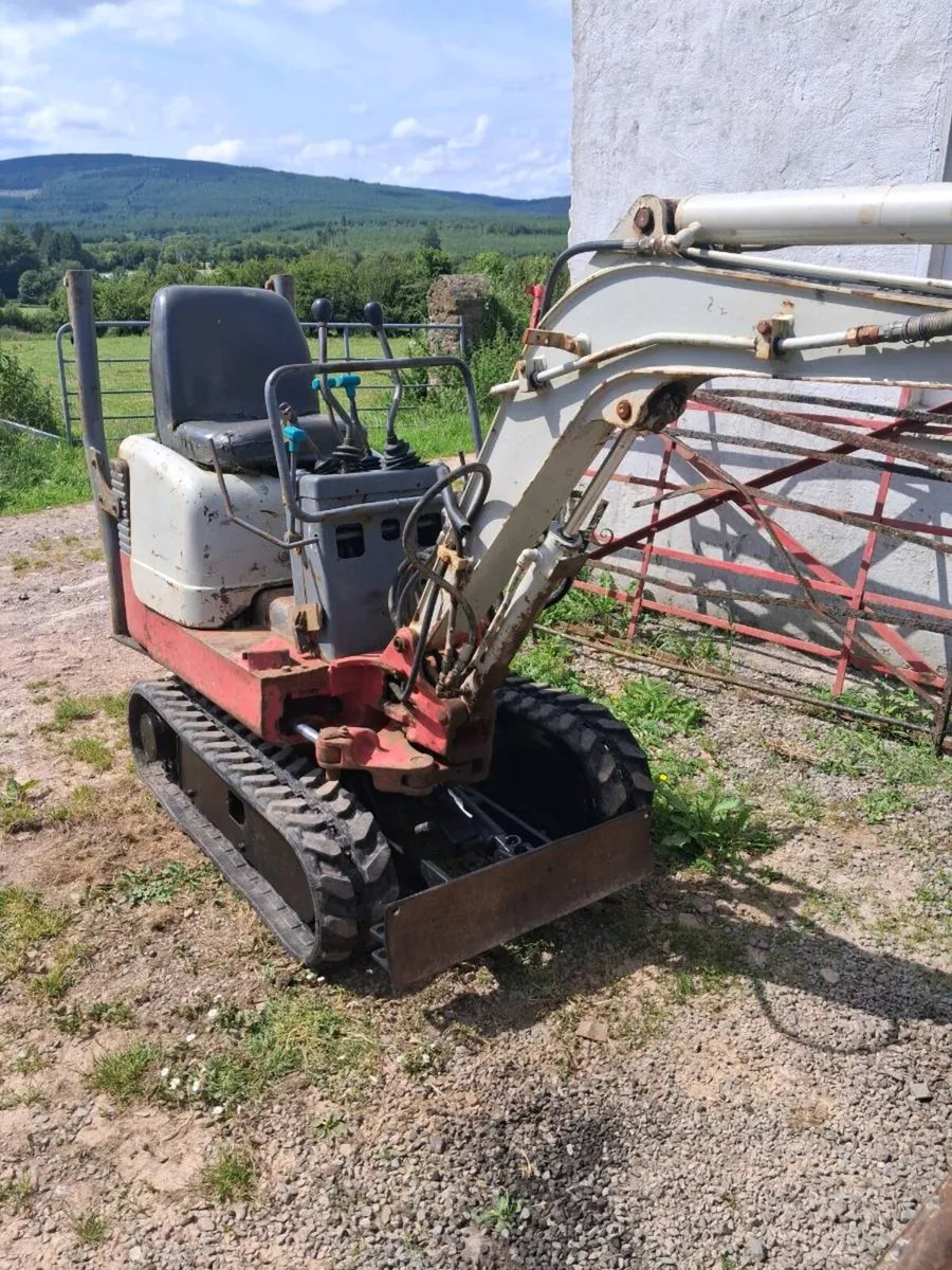 Takeuchi tb108 mini digger - Image 1