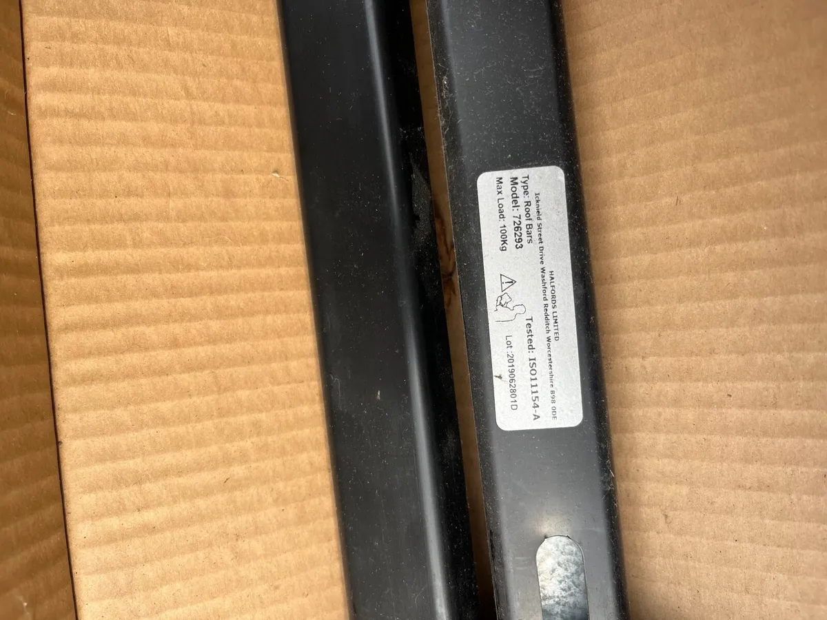Roof bars (Halfords) - Image 2