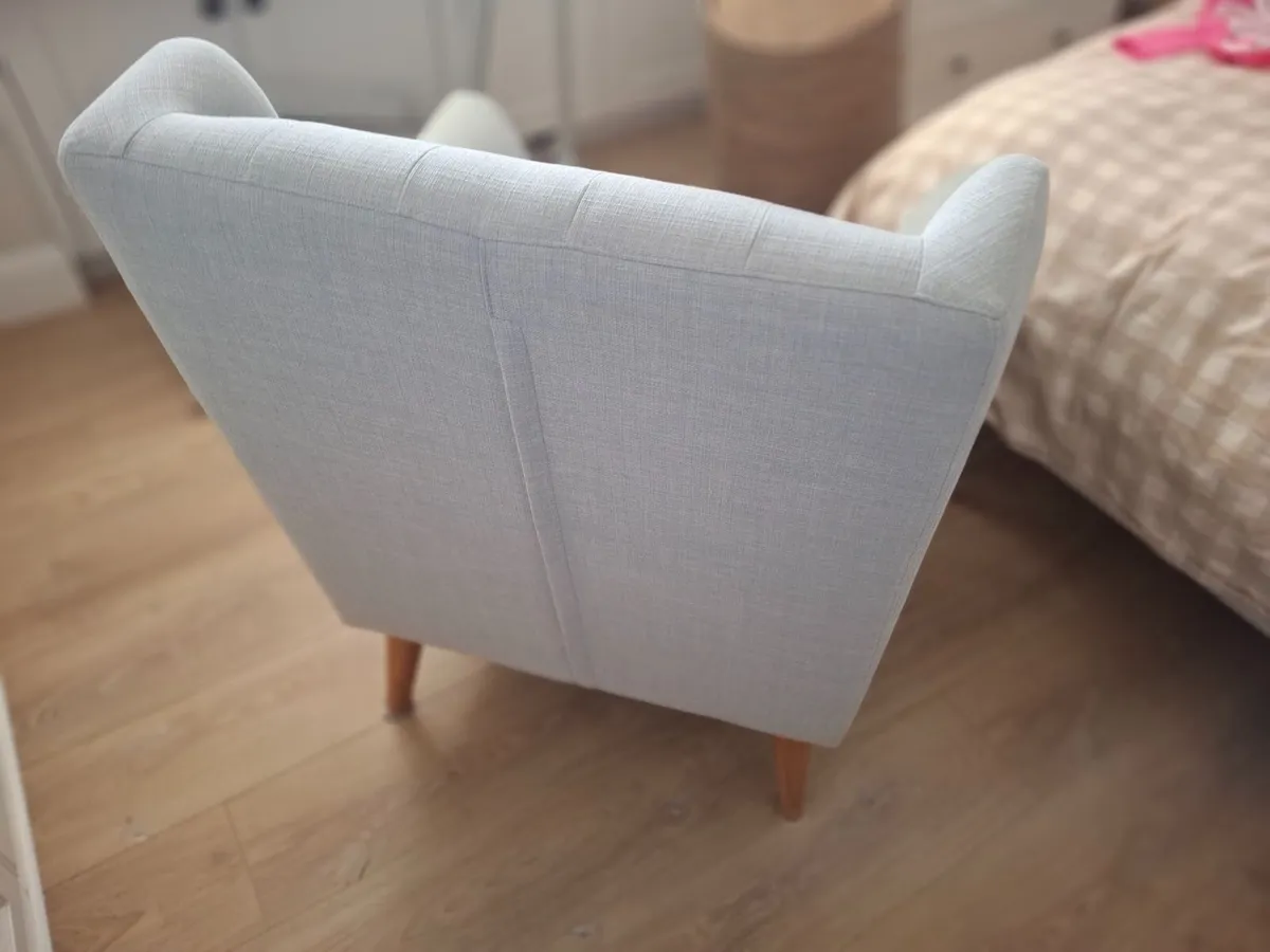 BEAUTIFUL NEW ARMCHAIR DUCK EGG BLUE. NEVER USED!! - Image 4