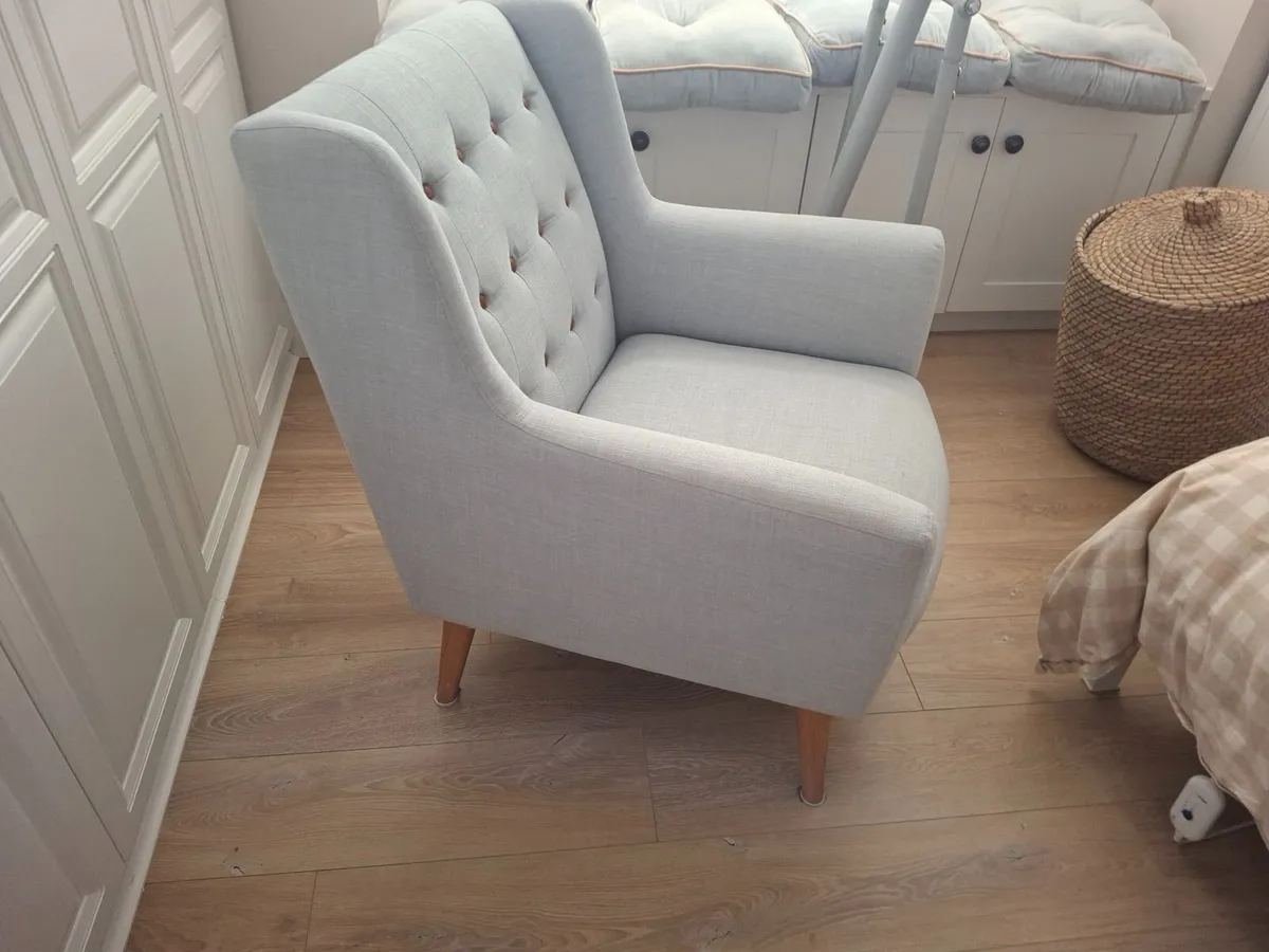 BEAUTIFUL NEW ARMCHAIR DUCK EGG BLUE. NEVER USED!! - Image 3