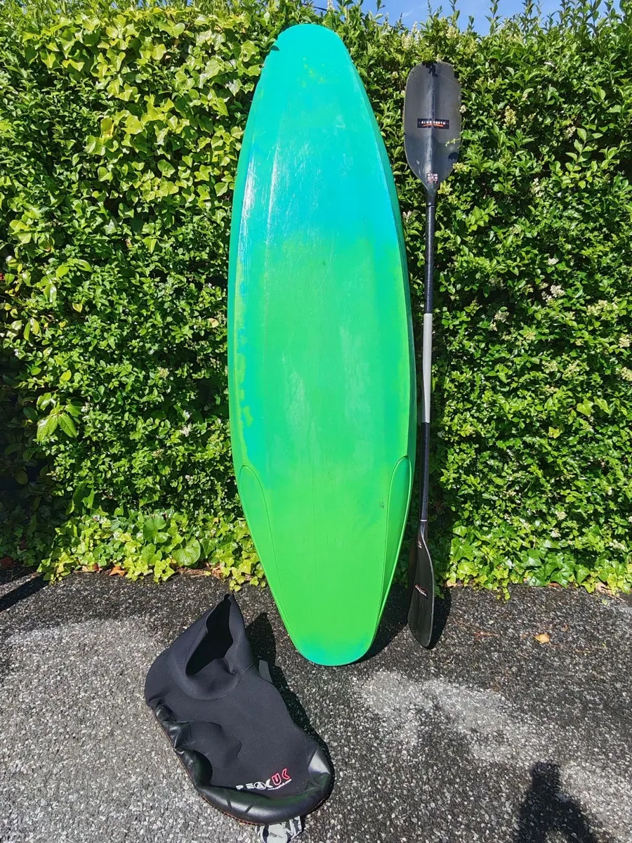 Pyranha 222 Kayak - Image 2