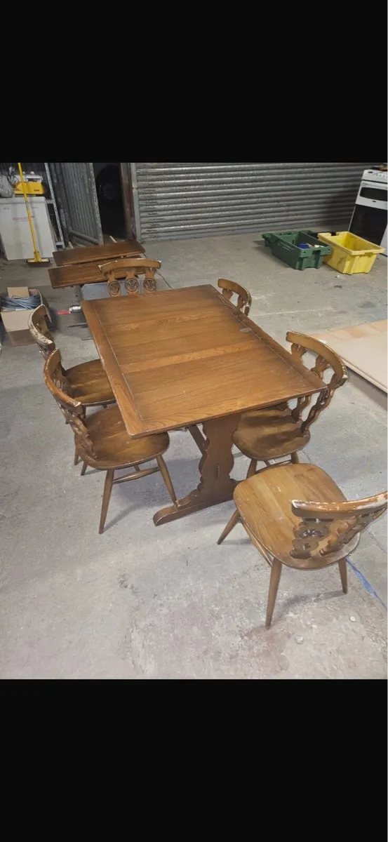 Dining table and 6 chairs - Image 3