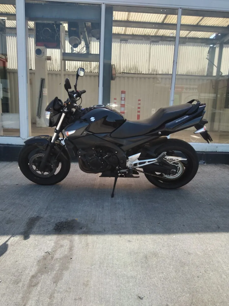 Suzuki GSR 600 - Image 2