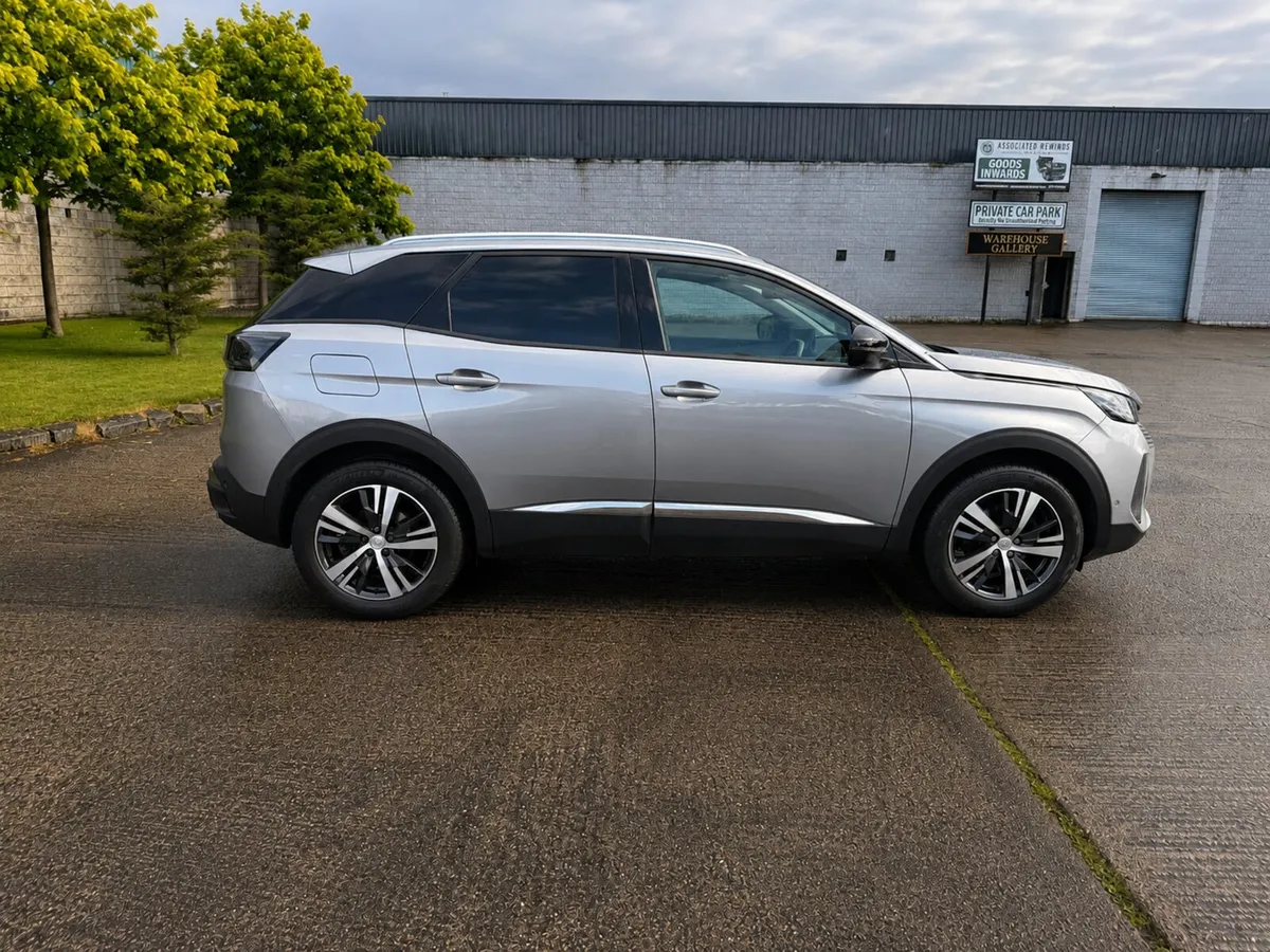 2022 Peugeot 3008 Only 31,000km - Image 3