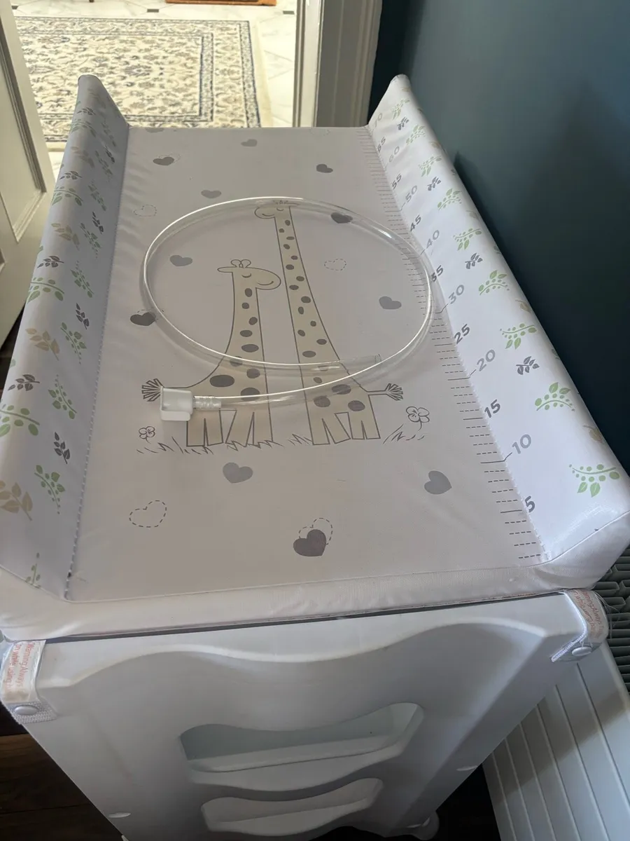 Nappy changer with bath - Image 1