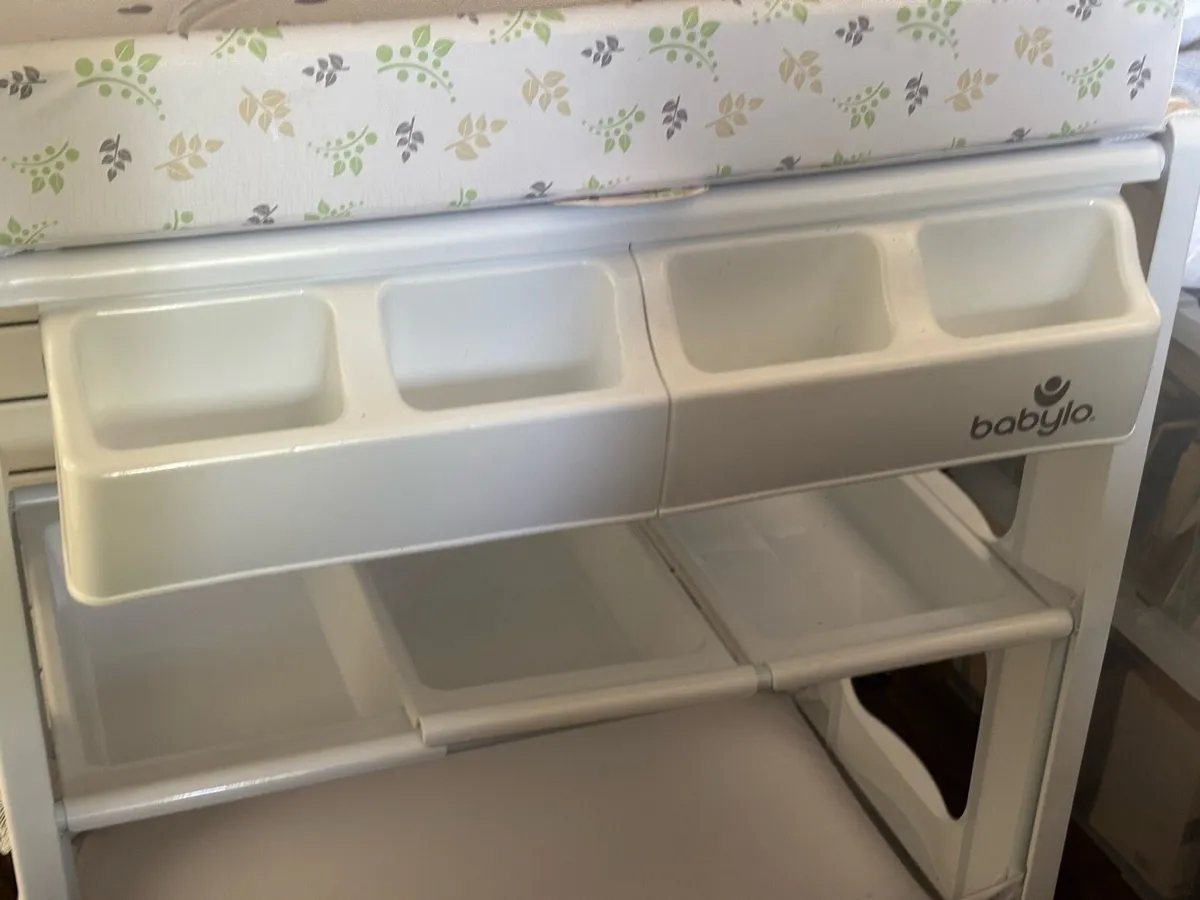 Nappy changer with bath - Image 2