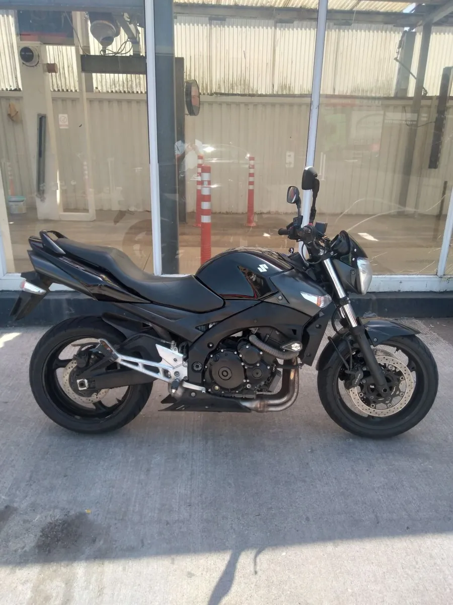 Suzuki GSR 600 - Image 1