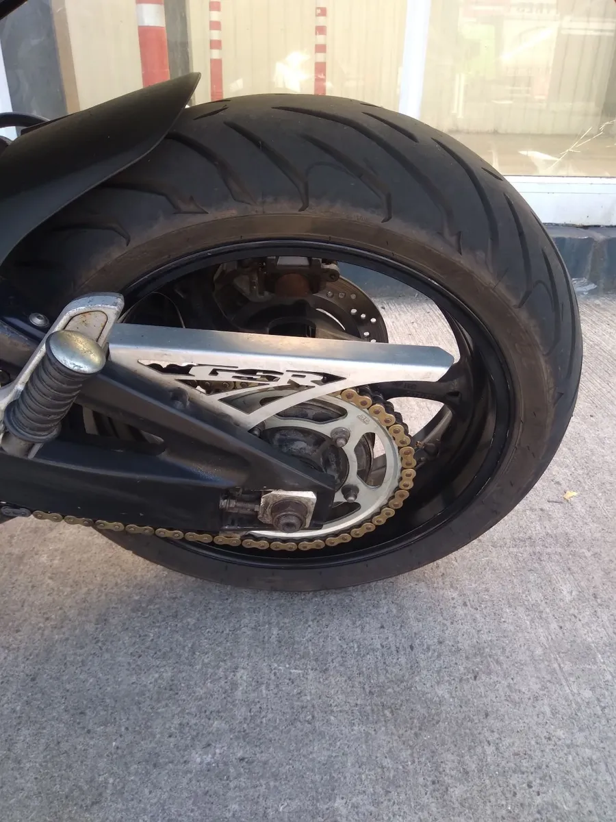 Suzuki GSR 600 - Image 4