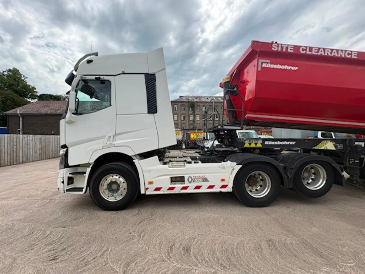 2018 RENAULT T520 6x2 Twin Wheel Tag Axle - Image 2