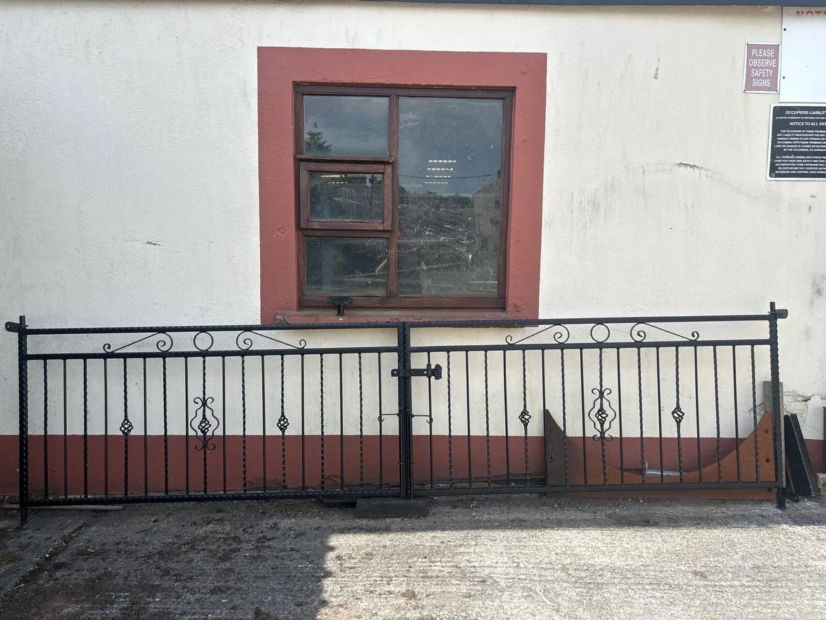 Gates - Image 1