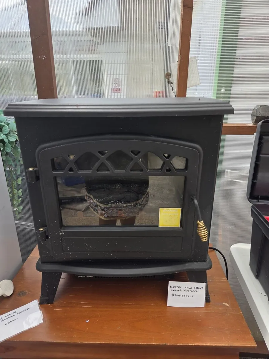 Electric Stove Effect Heater/Fireplace | €40 - Image 1