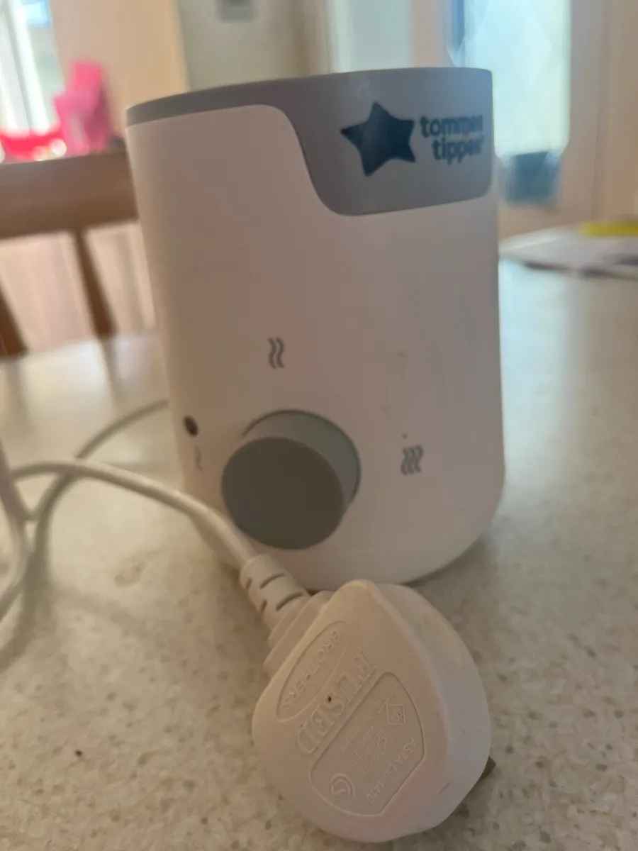Tommy Tippee Bottles/Teats/Bottle Warmer - Image 4
