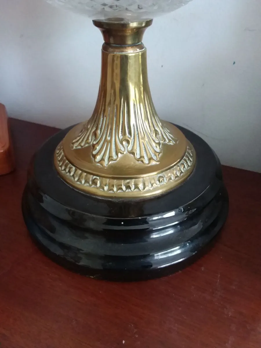 Antique double burner oil lamp - Image 3