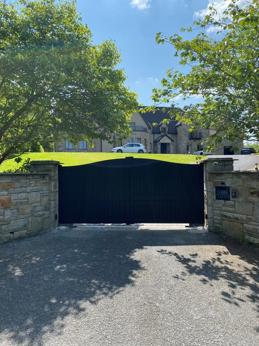 Aluminium Driveway House Entrance Gates - Image 2
