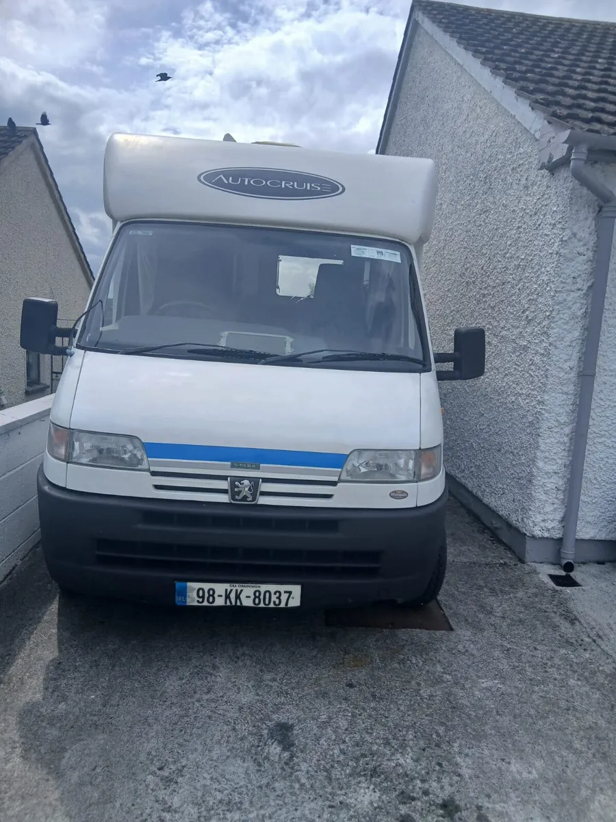 Camper van - Image 1