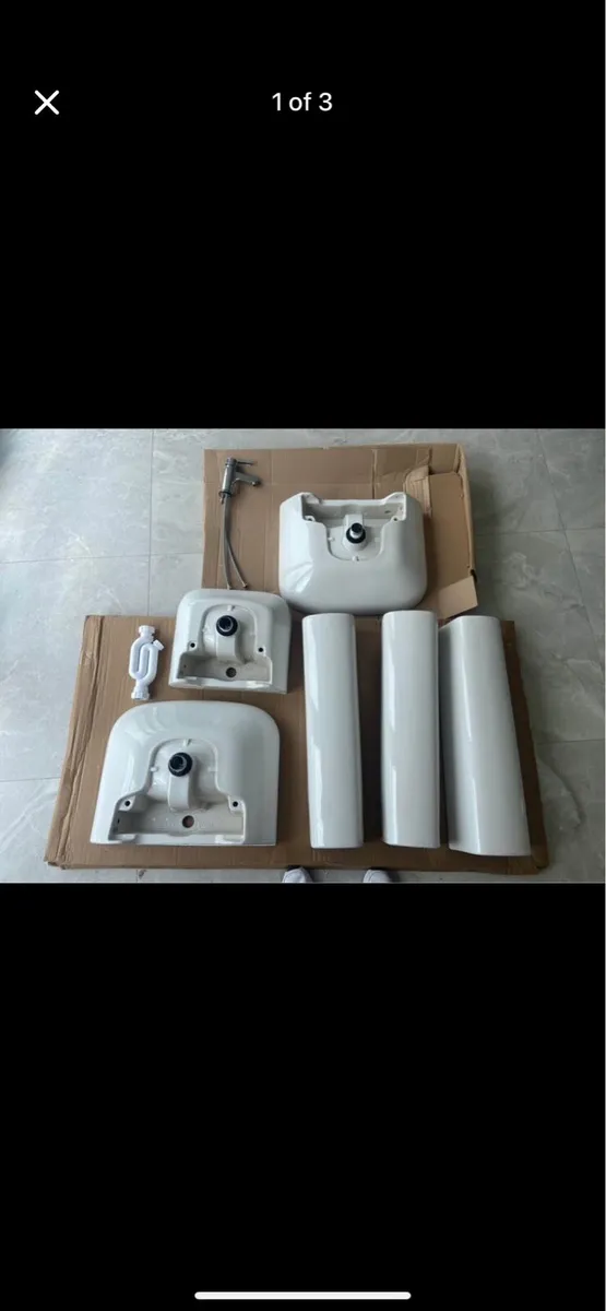 BRAND NEW Sinks and Lights - Image 1