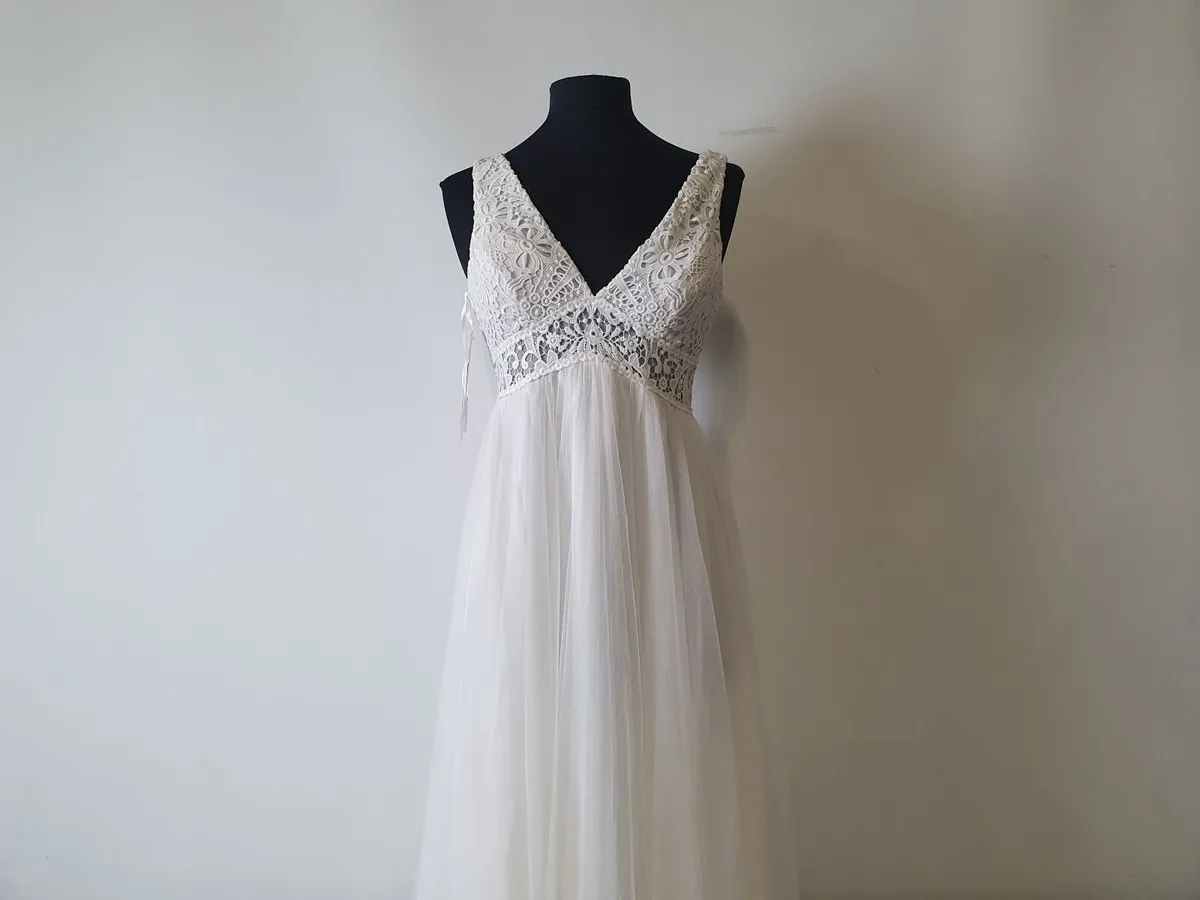 Online Alice May Bridal Wedding Dresses Auction  - Image 4