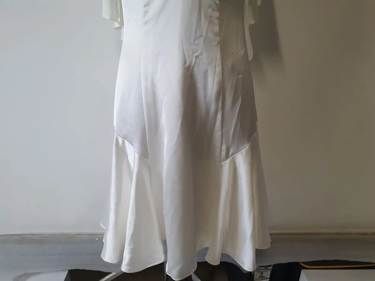 Online Alice May Bridal Wedding Dresses Auction - Image 3