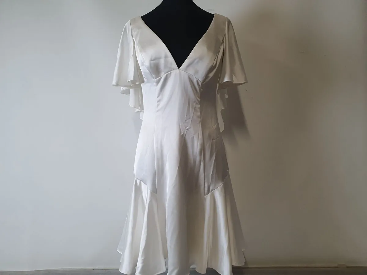 Online Alice May Bridal Wedding Dresses Auction - Image 4