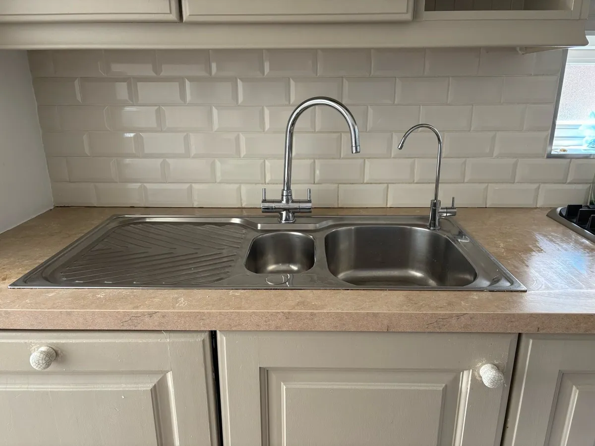 Kitchen sink with taps - Image 1