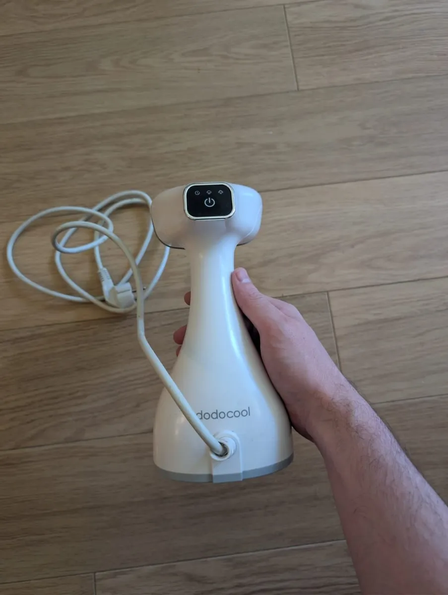 Amazon clothes steamer - Image 2