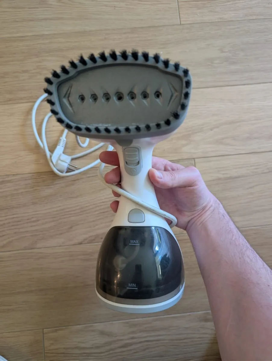 Amazon clothes steamer - Image 3