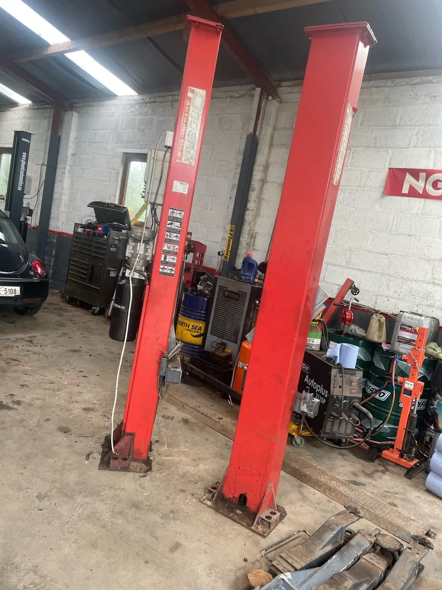 Car lift - Image 1