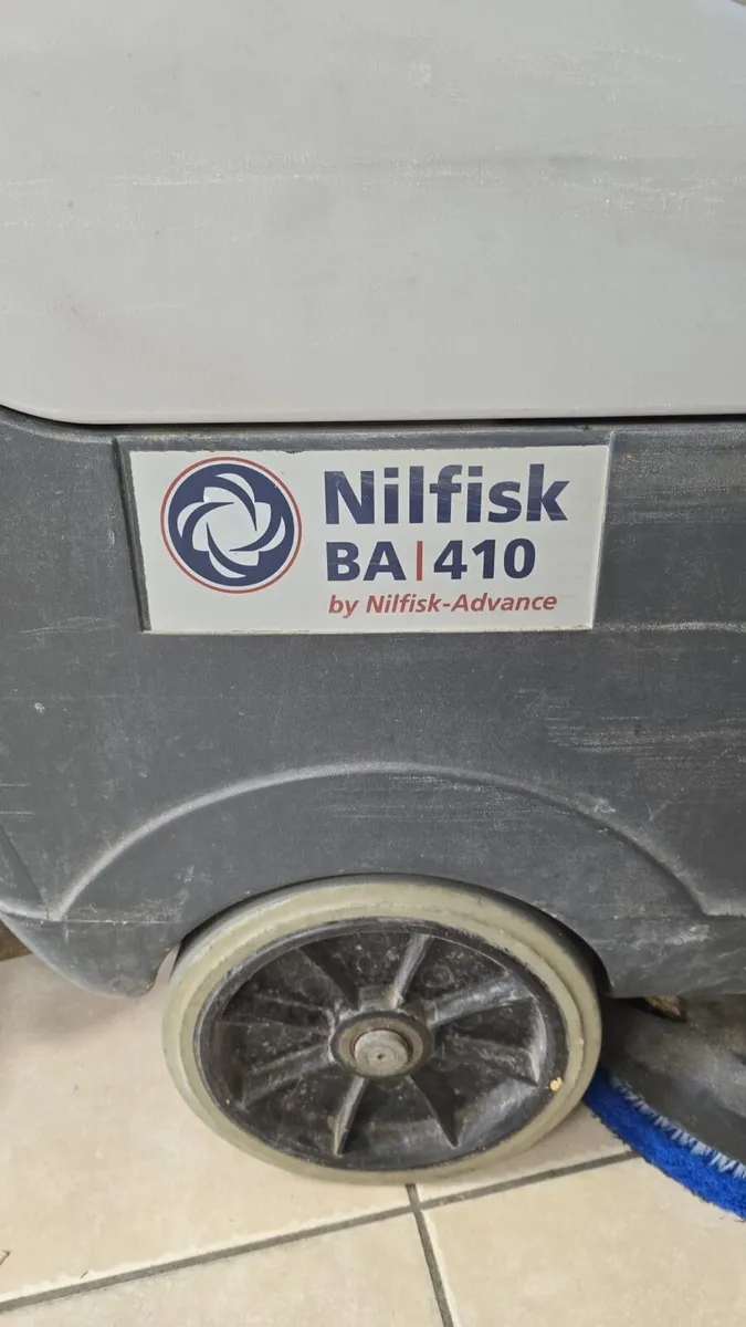 Nilfisk floor cleaner - Image 2