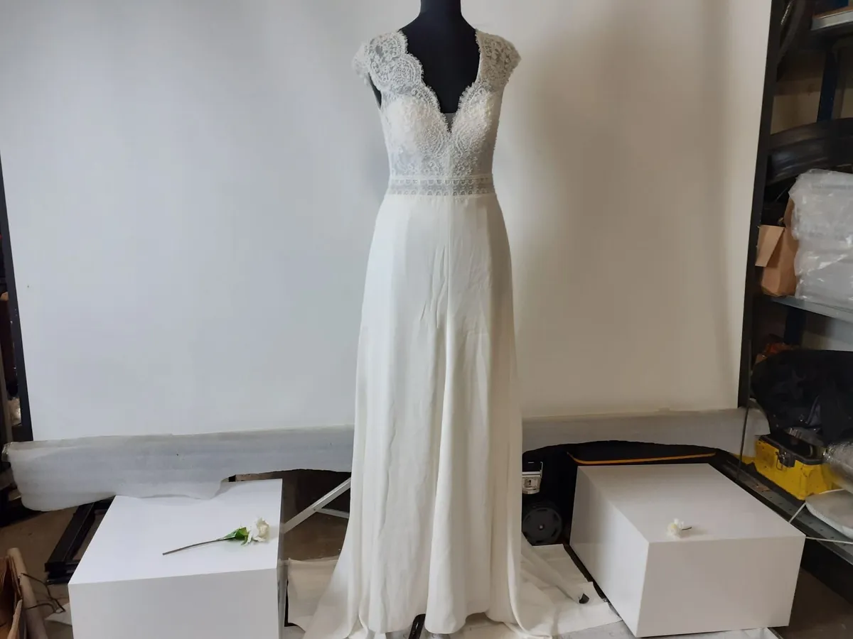 Online Alice May Bridal Wedding Dresses Auction - Image 3