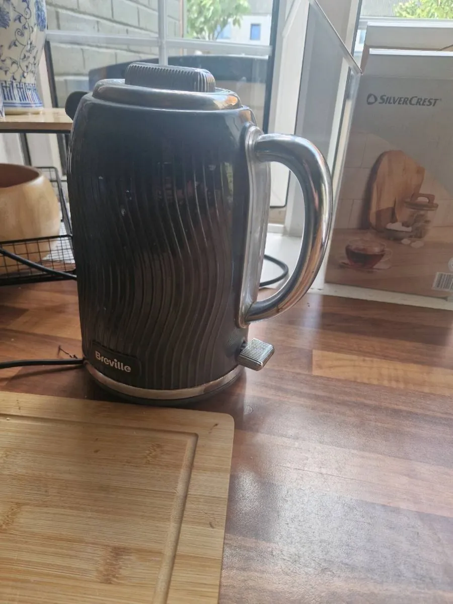 Kettle amd toaster - Image 4