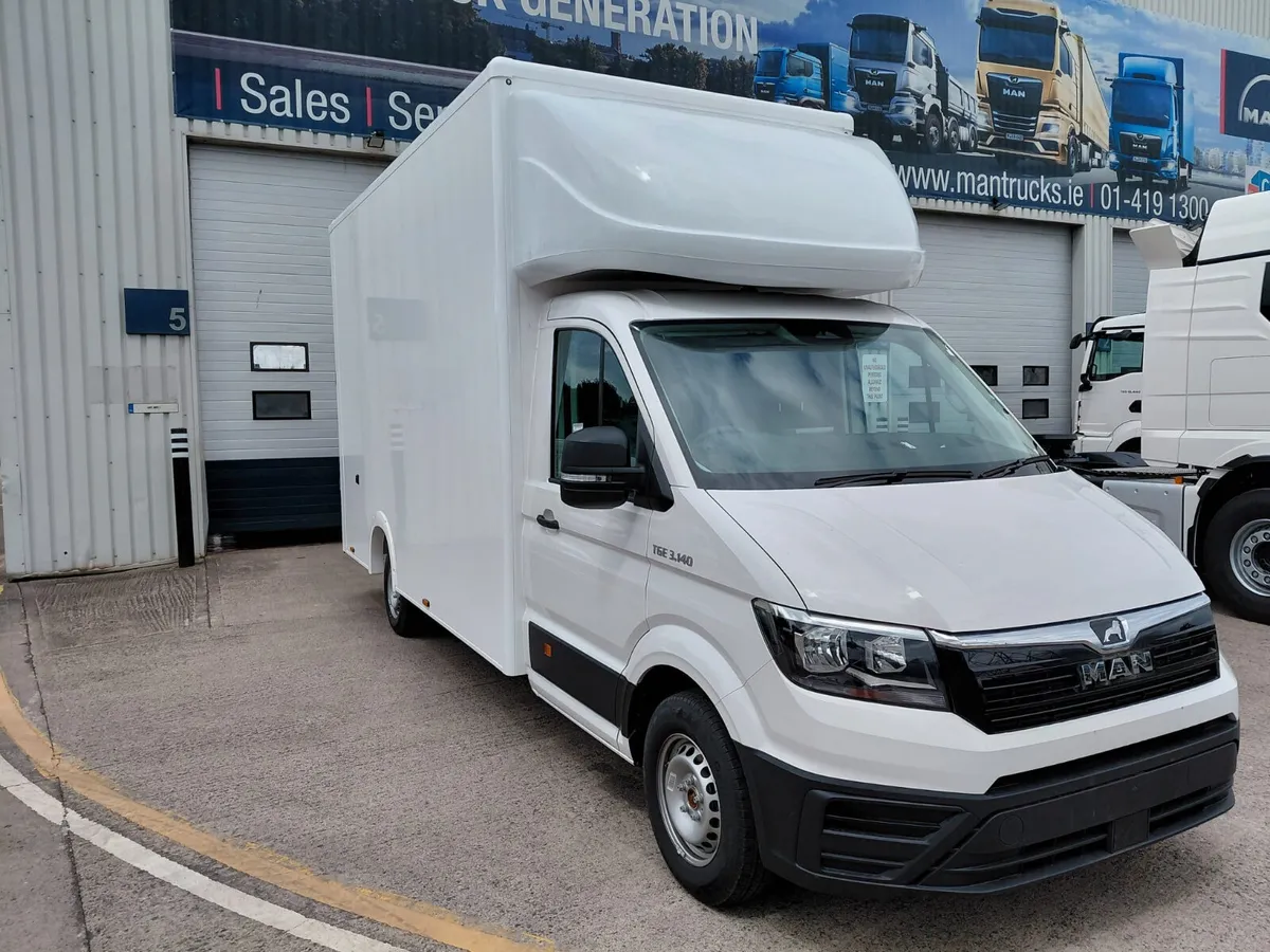 MAN TGE 140 Low Platform Box Box Body - Image 1