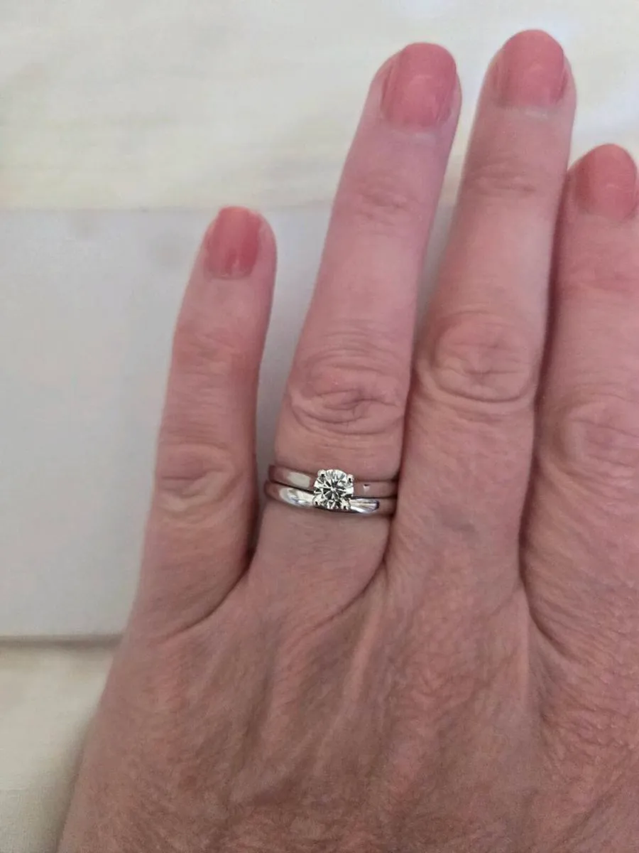 18 Ct White Gold Diamond Engagement Ring set 18 Ct - Image 4