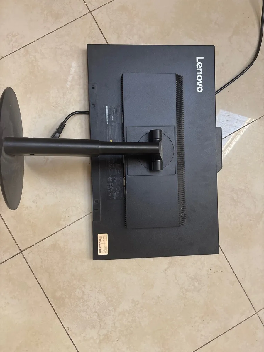 24 inch Lenovo monitor - Image 3