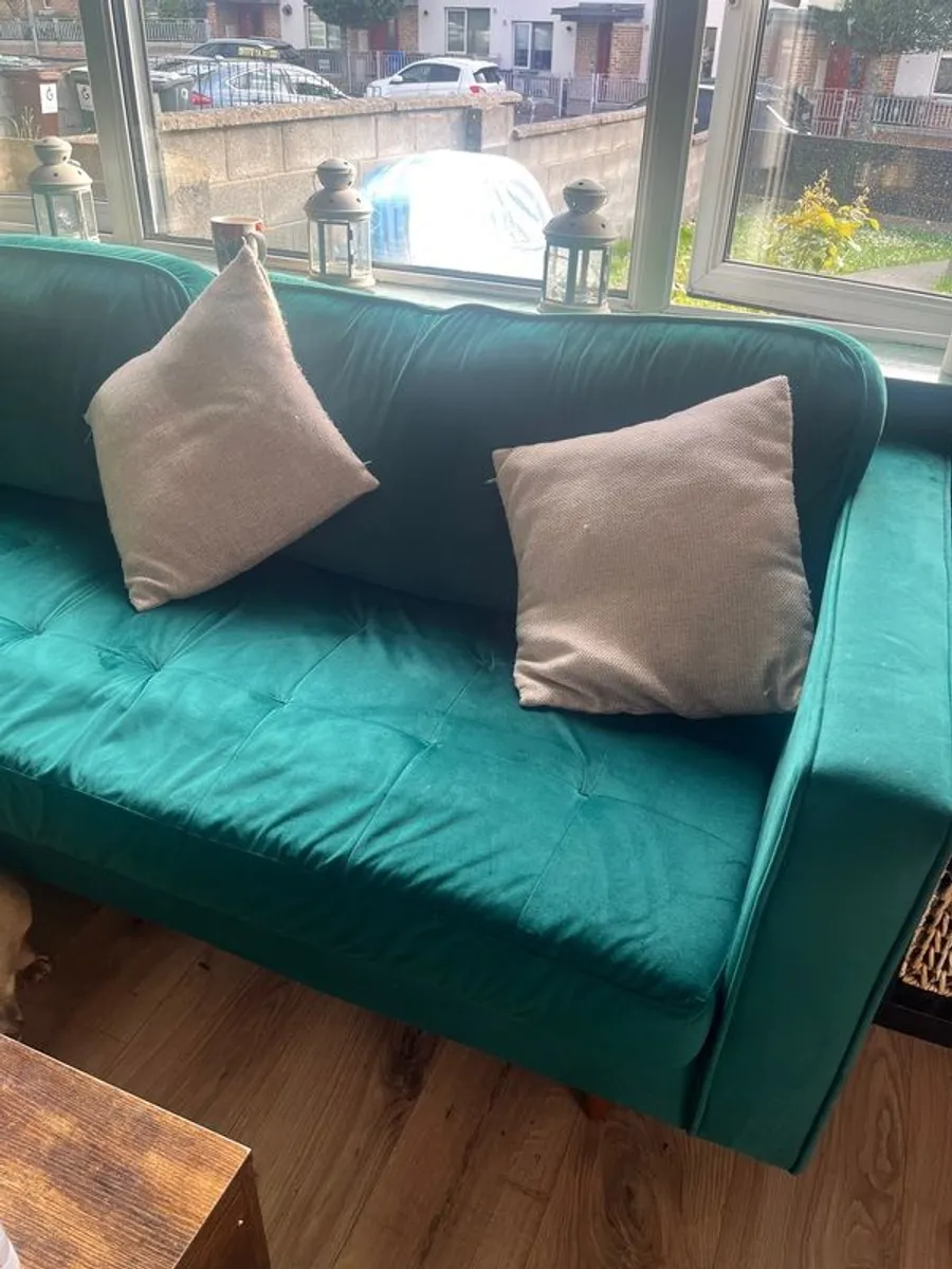 Emerald green velvet sofa - Image 2