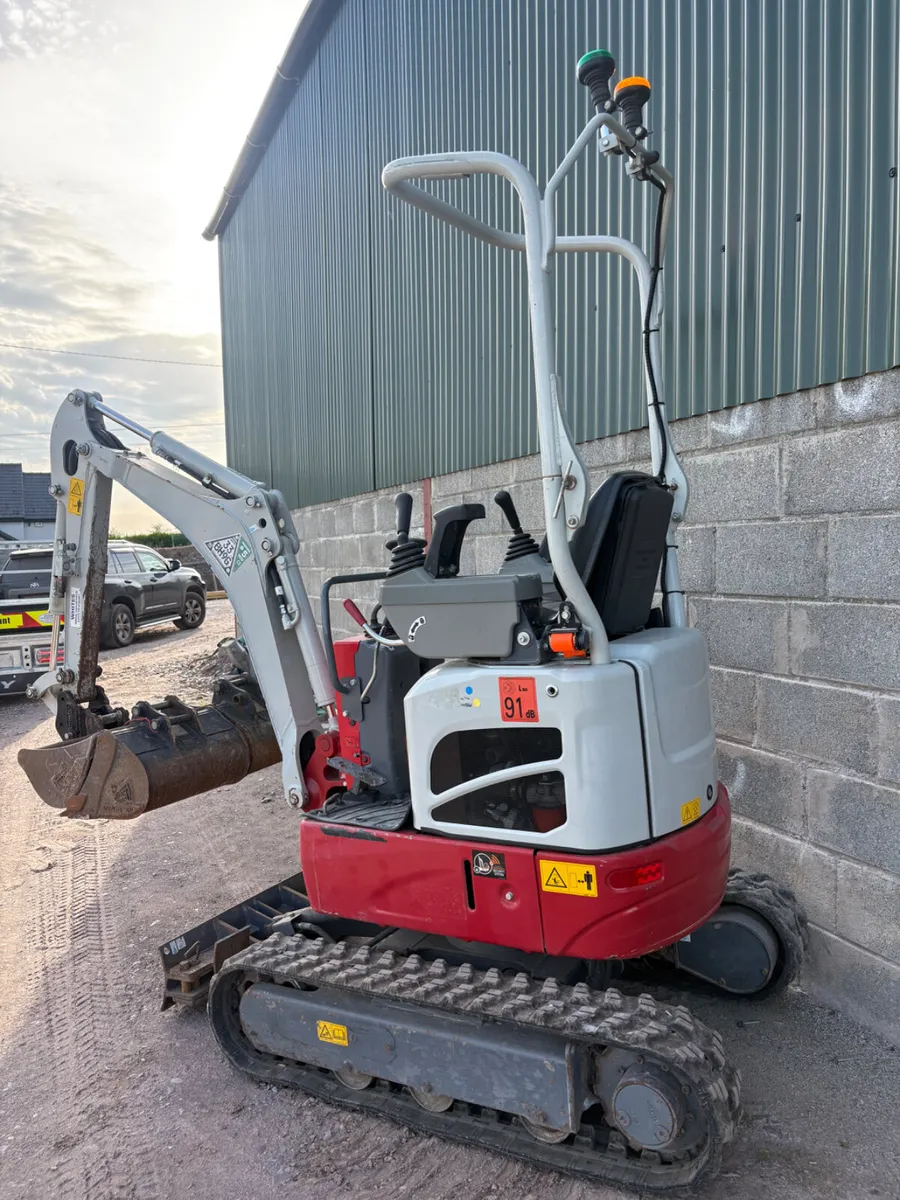 2023 Takeuchi TB210R 1 ton - Image 3