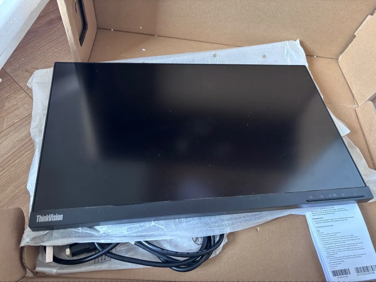 ThinkVision flat panel monitor - Image 1